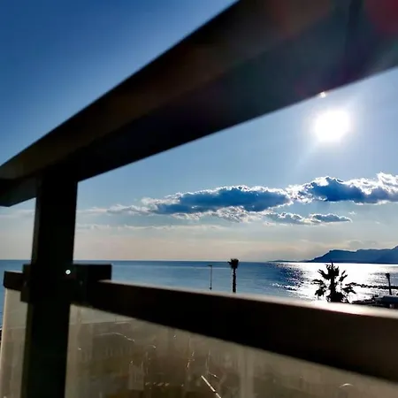 Mare Fuori Nuovo Openspace Con Parcheggio Gratuito Ventimiglia